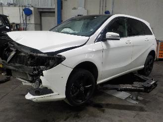 Auto da rottamare Mercedes B-klasse B (W246,242) Hatchback 1.8 B-180 CDI BlueEFFICIENCY 16V (OM651.901) [8=
0kW]  (11-2011/...) 2012