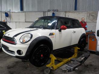 Sloopauto Mini Mini Mini (R56) Hatchback 1.6 16V Cooper (N12-B16A) [88kW]  (10-2006/02-201=
2) 2007