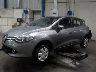 Sloopauto Renault Clio Clio IV (5R) Hatchback 5-drs 0.9 Energy TCE 90 12V (H4B-400(H4B-A4)) [=
66kW]  (11-2012/08-2021) 2015