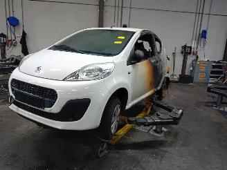 Sloopauto Peugeot 107 107 Hatchback 1.0 12V (384F(1KR)) [50kW]  (06-2005/05-2014) 2013