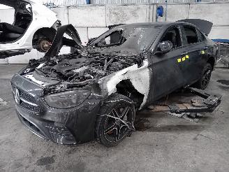 rozbiórka samochody osobowe Mercedes E-klasse E (W213) Sedan E-300 e 2.0 Turbo 16V (M274.920) [235kW]  (11-2018/10-2=
023) 2020/11