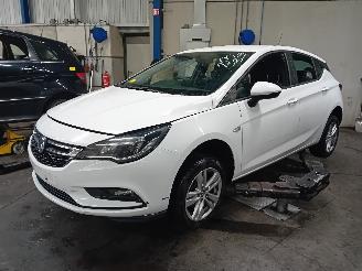 Vrakbiler auto Opel Astra Astra K Hatchback 5-drs 1.6 CDTI 110 16V (B16DTU(Euro 6)) [81kW]  (02-=
2016/...) 2018/0