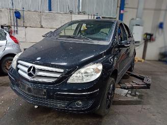 Salvage car Mercedes B-klasse B (W245) Hatchback 1.7 B-170 16V (M266.940) [85kW]  (03-2005/11-2011) 2006