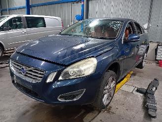 Autoverwertung Volvo S-60 S60 II (FS) Sedan 2.4 D5 20V (D5244T10) [151kW]  (04-2010/12-2011) 2011