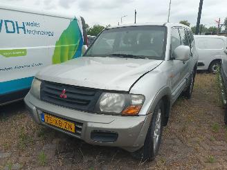 Coche accidentado Mitsubishi Pajero Pajero Hardtop (V6/7) Terreinwagen 3.2 DI-D 16V (4M41) [118kW]  (04-20=
00/12-2006) 2003/1