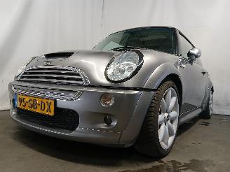 skadebil auto Mini Mini Mini Cooper S (R53) Hatchback 1.6 16V (W11-B16A) [120kW]  (03-2002/09-=
2006) 2003/5