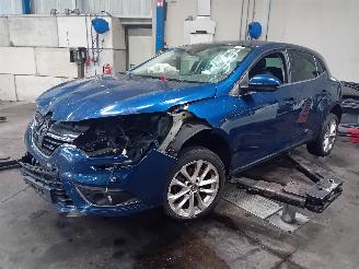 Sloopauto Renault Mégane Megane IV (RFBB) Hatchback 5-drs 1.2 Energy TCE 130 (H5F-408(H5F-F4)) =
[97kW]  (11-2015/...) 2016