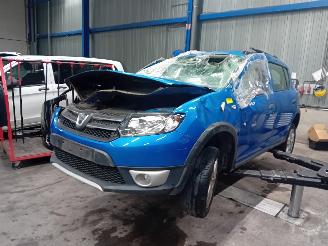 Vrakbiler auto Dacia Sandero Sandero II Hatchback 0.9 TCE 12V (H4B-A400(Euro 5)) [66kW]  (10-2012/.=
=2E.) 2015