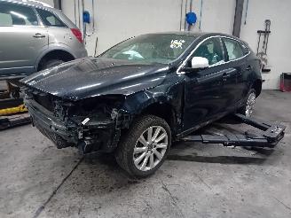 Autoverwertung Volvo V-40 V40 (MV) Hatchback 5-drs 2.0 D4 16V (D4204T14) [140kW]  (05-2014/08-20=
19) 2014