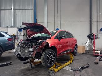 Sloopauto Renault Clio Clio IV Estate/Grandtour (7R) Combi 5-drs 0.9 Energy TCE 90 12V (H4B-4=
00(H4B-A4)) [66kW]  (01-2013/08-2021) 2014