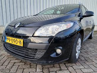 Auto incidentate Renault Mégane Megane III Grandtour (KZ) Combi 5-drs 1.5 dCi 90 (K9K-834(K9K-H8)) [66=
kW]  (05-2009/04-2016) 2011/5