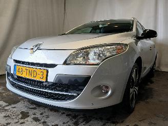 krockskadad bil auto Renault Mégane Megane III Grandtour (KZ) Combi 5-drs 1.4 16V TCe 130 (H4J-700(H4J-A7)=
) [96kW]  (05-2009/02-2016) 2012/3