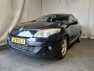 Coche accidentado Renault Mégane Megane III Grandtour (KZ) Combi 5-drs 1.4 16V TCe 130 (H4J-700(H4J-A7)=
) [96kW]  (05-2009/02-2016) 2009/11