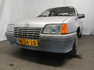 Damaged car Opel Kadett Kadett E (33/34/43/44) Hatchback 1.3 S,LS,GL,GLS,GT (13S) [55kW]  (09-=
1984/08-1987) 1986/4
