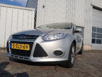 Unfallwagen Ford Focus Focus 3 Wagon Combi 1.0 Ti-VCT EcoBoost 12V 100 (M2DA(Euro 5)) [74kW] =
 (02-2012/05-2018) 2014/3