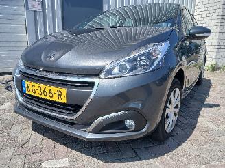 Auto incidentate Peugeot 208 208 I (CA/CC/CK/CL) Hatchback 1.2 Vti 12V PureTech 82 (EB2F(HMZ)) [60k=
W]  (03-2012/12-2019) 2016/6