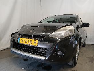Auto incidentate Renault Clio Clio III Estate/Grandtour (KR) Combi 1.2 16V TCE 100 (D4F-784(D4F-H7))=
 [74kW]  (11-2007/12-2012) 2010/11