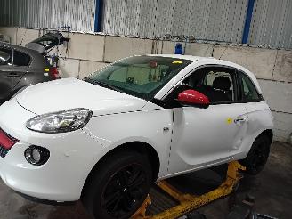 Vrakbiler auto Opel Adam Adam Hatchback 3-drs 1.2 16V (A12XER(Euro 5)) [51kW]  (10-2012/02-2019=
) 2014/0