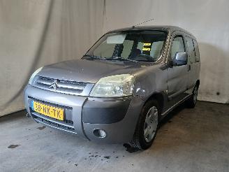 skadebil auto Citroën Berlingo Berlingo Cinqspace, Multispace MPV 1.6 16V (TU5JP4(NFU)) [80kW]  (10-2=
000/12-2011) 2003/11