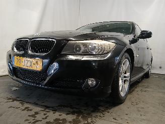damaged passenger cars BMW 3-serie 3 serie (E90) Sedan 318i 16V (N43-B20A) [105kW]  (09-2007/10-2011) 2009/9