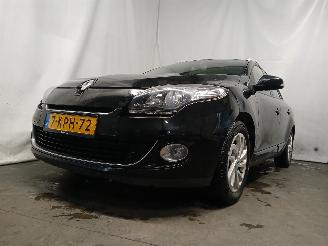 krockskadad bil auto Renault Mégane Megane III Grandtour (KZ) Combi 5-drs 1.5 dCi 110 (K9K-636(K9K-A6)) [8=
1kW]  (02-2009/04-2016) 2013/6