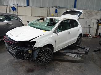  Volkswagen Polo Polo V (6R) Hatchback 1.4 GTI 16V (CAVE(Euro 5)) [132kW]  (05-2010/05-=
2014) 2011