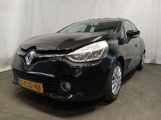 Damaged car Renault Clio Clio IV (5R) Hatchback 5-drs 1.5 Energy dCi 90 FAP (K9K-608(K9K-B6)) [=
66kW]  (11-2012/08-2021) 2014/7
