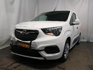 Coche accidentado Opel Combo Combo Cargo Van 1.5 CDTI 100 (D15DT(DV5RD)) [75kW]  (08-2018/...) 2019/10