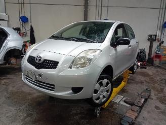 Dezmembrări autoturisme Toyota Yaris Yaris II (P9) Hatchback 1.3 16V VVT-i (2SZFE) [64kW]  (08-2005/11-2010=
) 2008