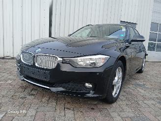 Schadeauto BMW 3-serie 3 serie Touring (F31) Combi 320d 2.0 16V (N47-D20C) [135kW]  (07-2012/=
02-2016) 2013/4