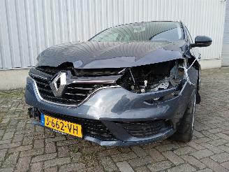 Voiture accidenté Renault Mégane Megane IV Estate (RFBK) Combi 5-drs 1.3 TCE 140 16V (H5H-450(H5H-A4)) =
[103kW]  (01-2018/...) 2020/4