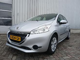 Avarii autoturisme Peugeot 208 208 I (CA/CC/CK/CL) Hatchback 1.2 Vti 12V PureTech 82 (EB2F(HMZ)) [60k=
W]  (03-2012/12-2019) 2013/12