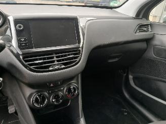 Peugeot 208 208 I (CA/CC/CK/CL) Hatchback 1.2 Vti 12V PureTech 82 (EB2F(HMZ)) [60k=
W]  (03-2012/12-2019) picture 17