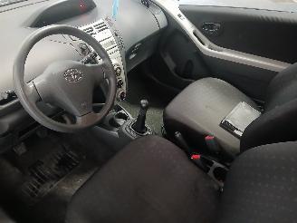 Toyota Yaris Yaris II (P9) Hatchback 1.0 12V VVT-i (1KR-FE) [51kW]  (08-2005/12-201=
1) picture 12