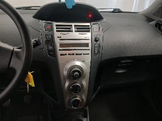Toyota Yaris Yaris II (P9) Hatchback 1.0 12V VVT-i (1KR-FE) [51kW]  (08-2005/12-201=
1) picture 17