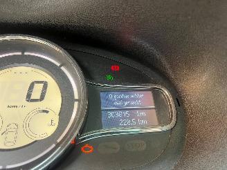 Renault Mégane Megane III Grandtour (KZ) Combi 5-drs 1.5 dCi 110 (K9K-636(K9K-A6)) [8=
1kW]  (02-2009/04-2016) picture 2