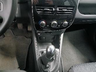 Renault Clio Clio IV (5R) Hatchback 5-drs 1.5 Energy dCi 90 FAP (K9K-608(K9K-B6)) [=
66kW]  (11-2012/08-2021) picture 18