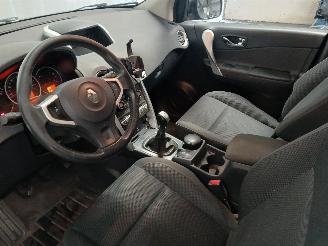 Renault Koleos Koleos I SUV 2.5 16V (2TR-702) [126kW]  (09-2008/06-2017) picture 12