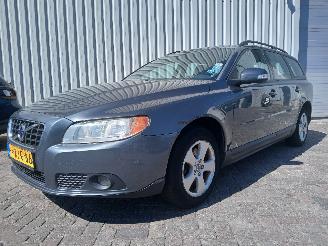 Avarii autoturisme Volvo V-70 V70 (BW) Combi 2.0 D 16V (D4204T(Euro 3)) [100kW]  (10-2007/12-2015) 2010/1