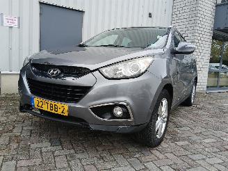 uszkodzony samochody osobowe Hyundai Ix35 iX35 (LM) SUV 1.6 GDI 16V (G4FD(Euro 4)) [99kW]  (11-2010/09-2015) 2012/1