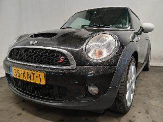 Vaurioauto  passenger cars Mini Mini Mini (R56) Hatchback 1.6 16V Cooper S (N14-B16A) [128kW]  (10-2006/02-=
2010) 2010/1