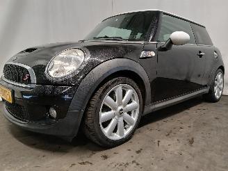 Mini Mini Mini (R56) Hatchback 1.6 16V Cooper S (N14-B16A) [128kW]  (10-2006/02-=
2010) picture 3