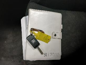 Peugeot 5008 5008 I (0A/0E) MPV 1.6 VTI 16V (EP6C(5FS)) [88kW]  (09-2009/03-2017) picture 20