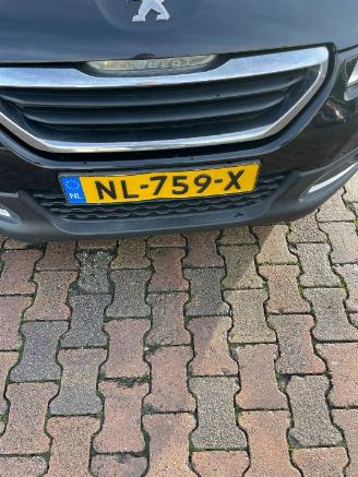 Peugeot 2008 2008 (CU) MPV 1.2 Vti 12V PureTech 82 (EB2F(HMZ)) [60kW]  (03-2013/12-=
2018) picture 3