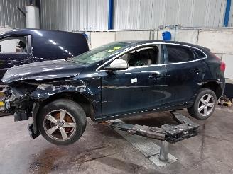 Salvage car Volvo V-40 V40 (MV) Hatchback 5-drs 1.6 D2 (D4162T) [84kW]  (03-2012/12-2016) 2013