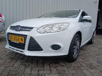 Schadeauto Ford Focus Focus 3 Hatchback 1.0 Ti-VCT EcoBoost 12V 100 (M2DA(Euro 5)) [74kW]  (=
02-2012/05-2018) 2012/6