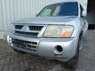 Voiture accidenté Mitsubishi Pajero Pajero Canvas Top (V6/7) Terreinwagen 3.2 DI-D 16V (4M41) [118kW]  (10=
-2001/12-2006) 2005/4