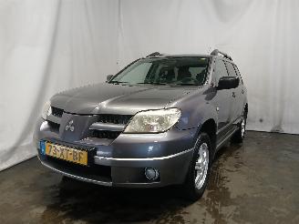 krockskadad bil auto Mitsubishi Outlander Outlander (CU) SUV 2.0 16V 4x2 (4G63(16V)) [100kW]  (05-2003/10-2006) 2007/6