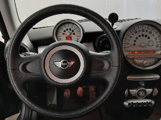 Mini Mini Mini (R56) Hatchback 1.4 16V One (N12-B14A) [55kW]  (03-2009/03-2010) picture 12