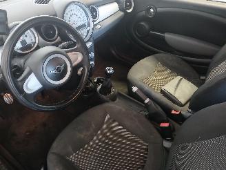 Mini Mini Mini (R56) Hatchback 1.6 16V Cooper (N12-B16A) [88kW]  (10-2006/02-201=
2) picture 11